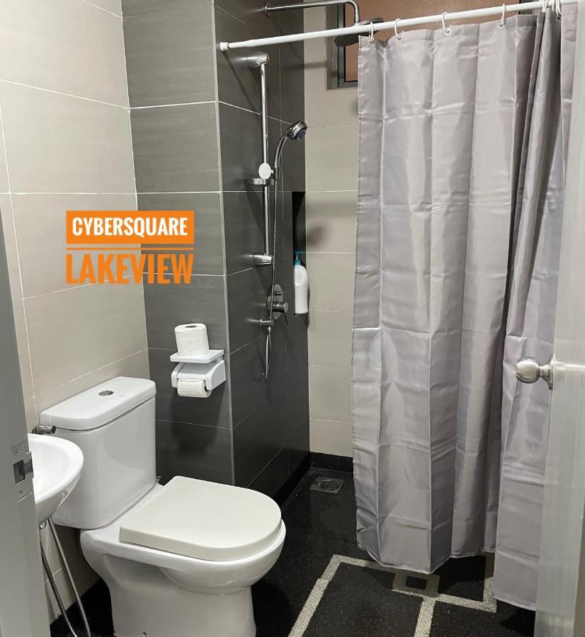 Cybersquare Lakeview With Netflix And Disney Hotstar Cyberjaya Exterior foto